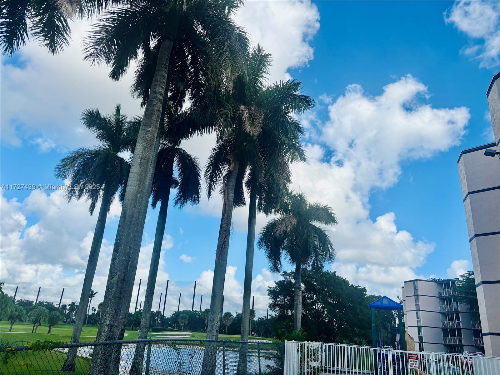 LAS BRISAS@ COUNTRY CLUB - Residential