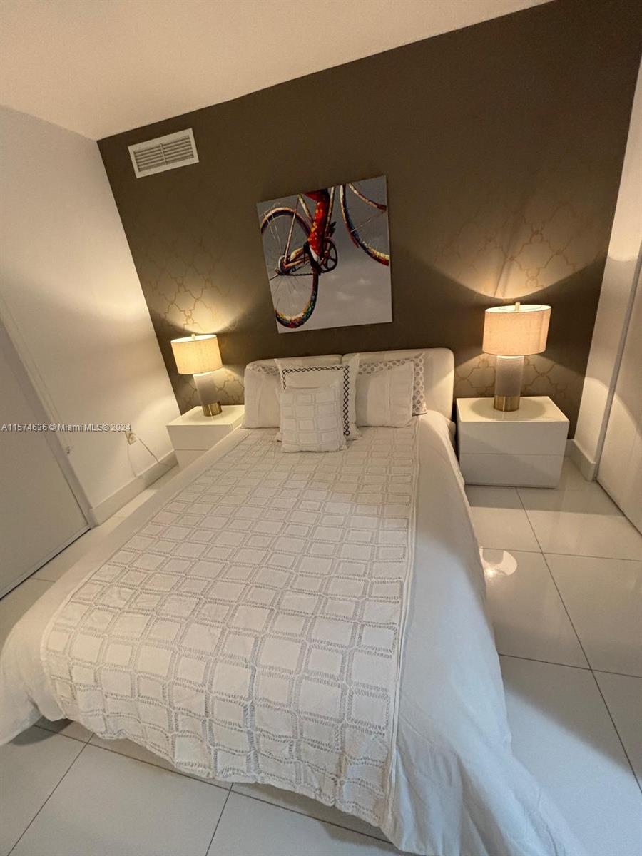 ST TROPEZ ON THE BAY III - Residential Lease