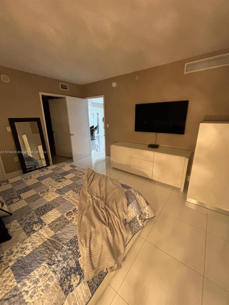 ST TROPEZ ON THE BAY III - Residential Lease