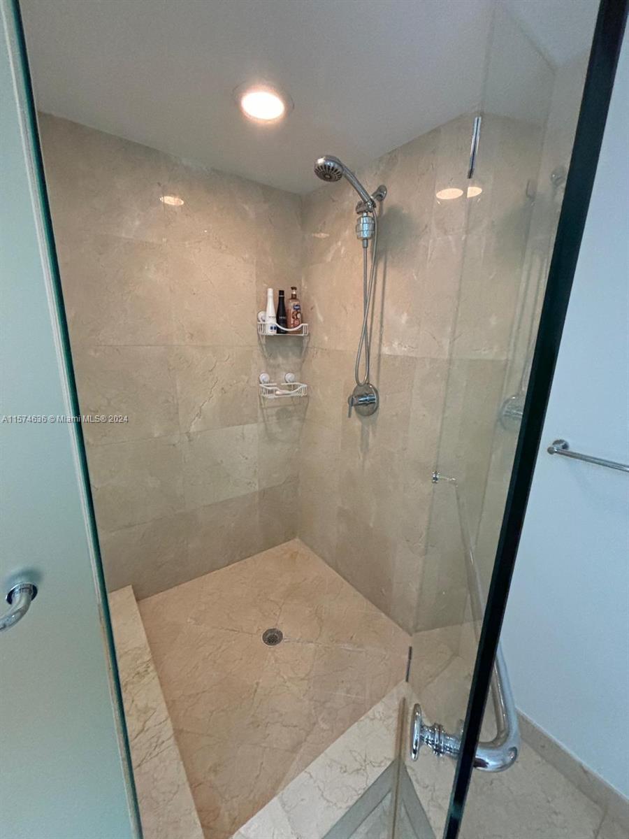 ST TROPEZ ON THE BAY III - Residential Lease