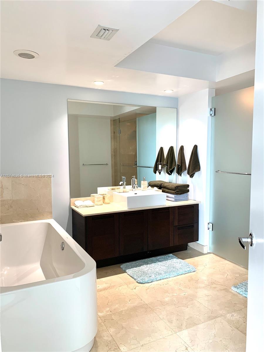 ST TROPEZ ON THE BAY III - Residential Lease