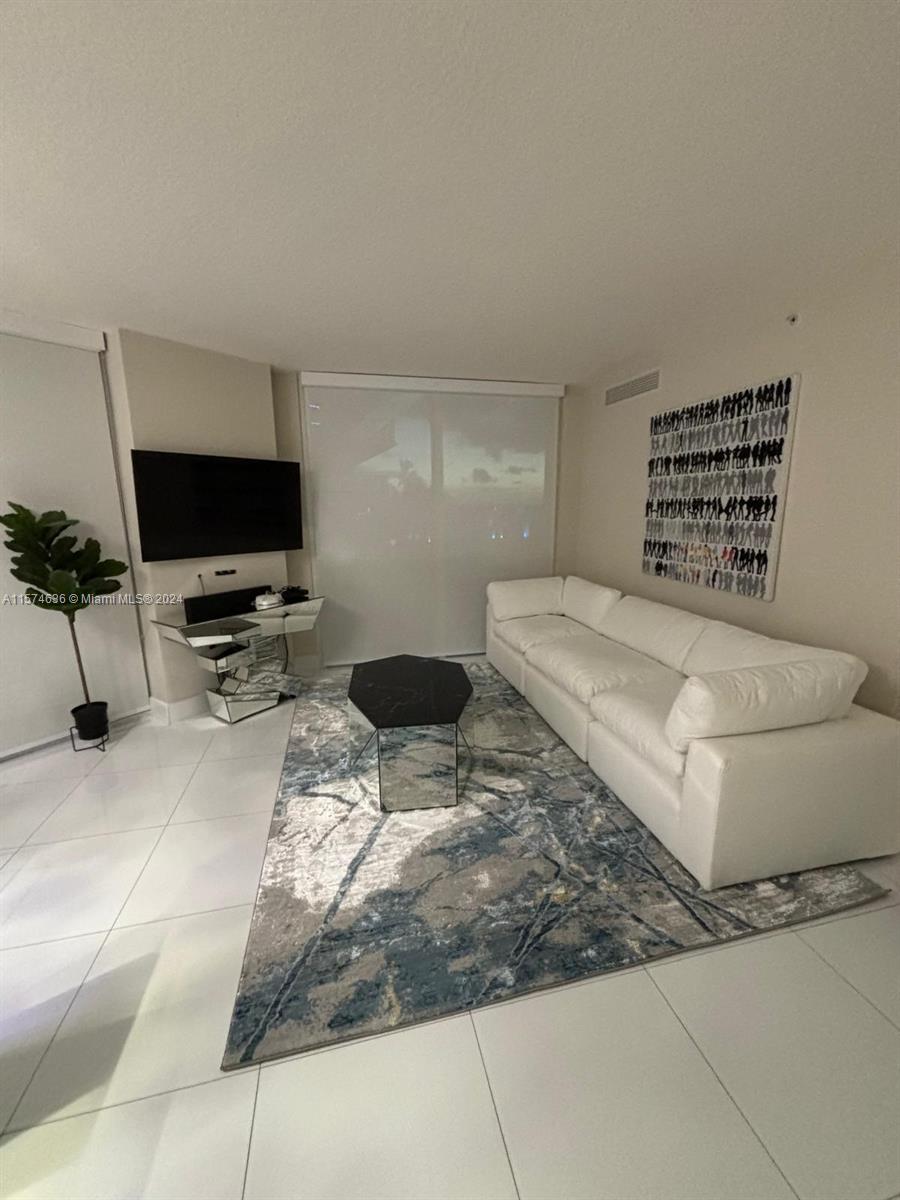 ST TROPEZ ON THE BAY III - Residential Lease