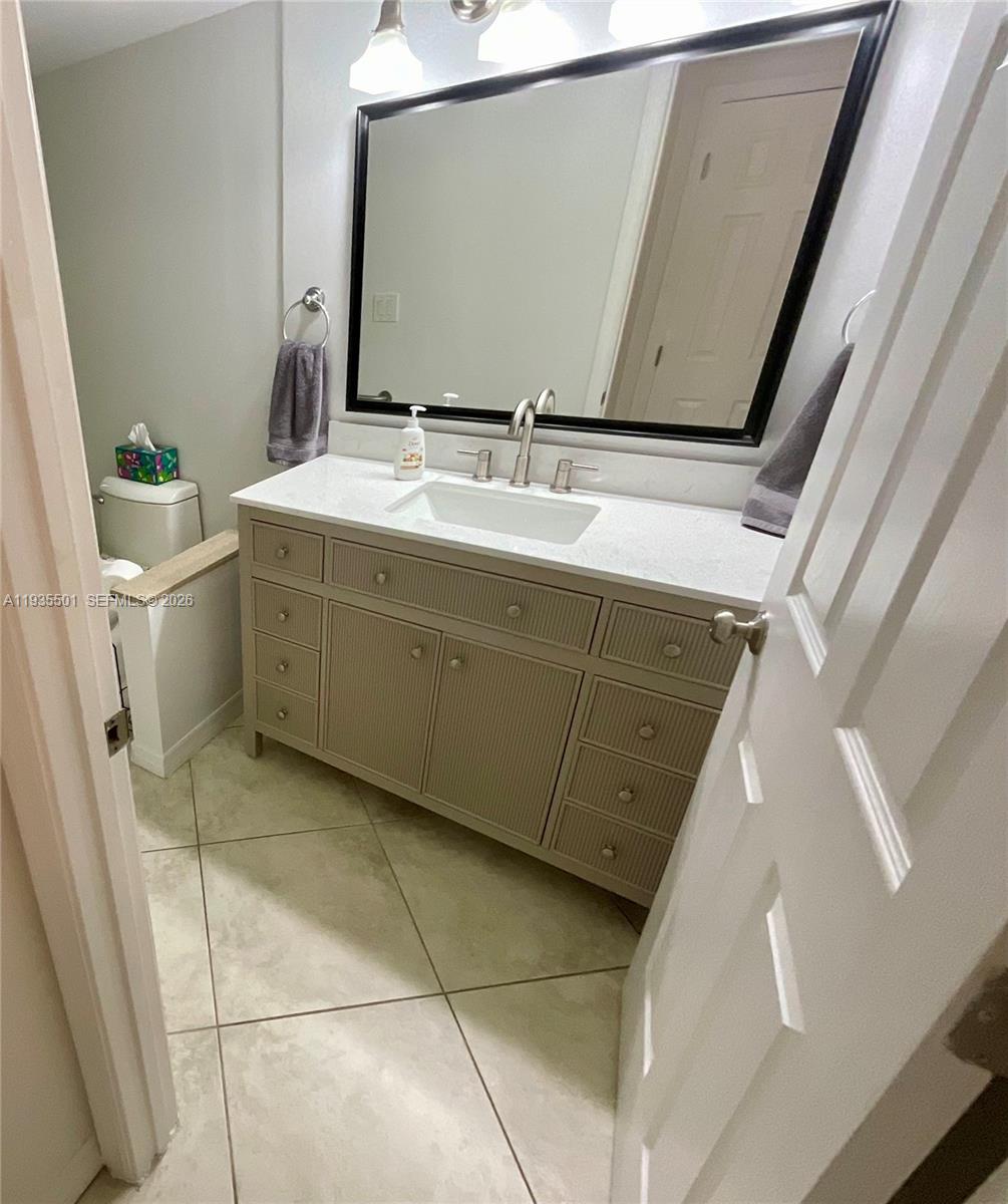 QUADOMAIN TOWER I AND IV - Residential Lease