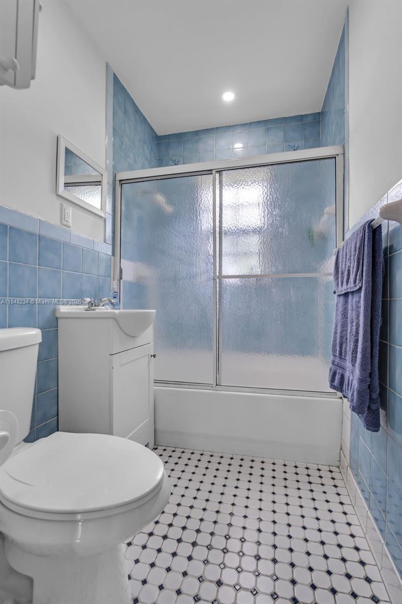 REV PL OF COUNTRY CLUB ES - Residential