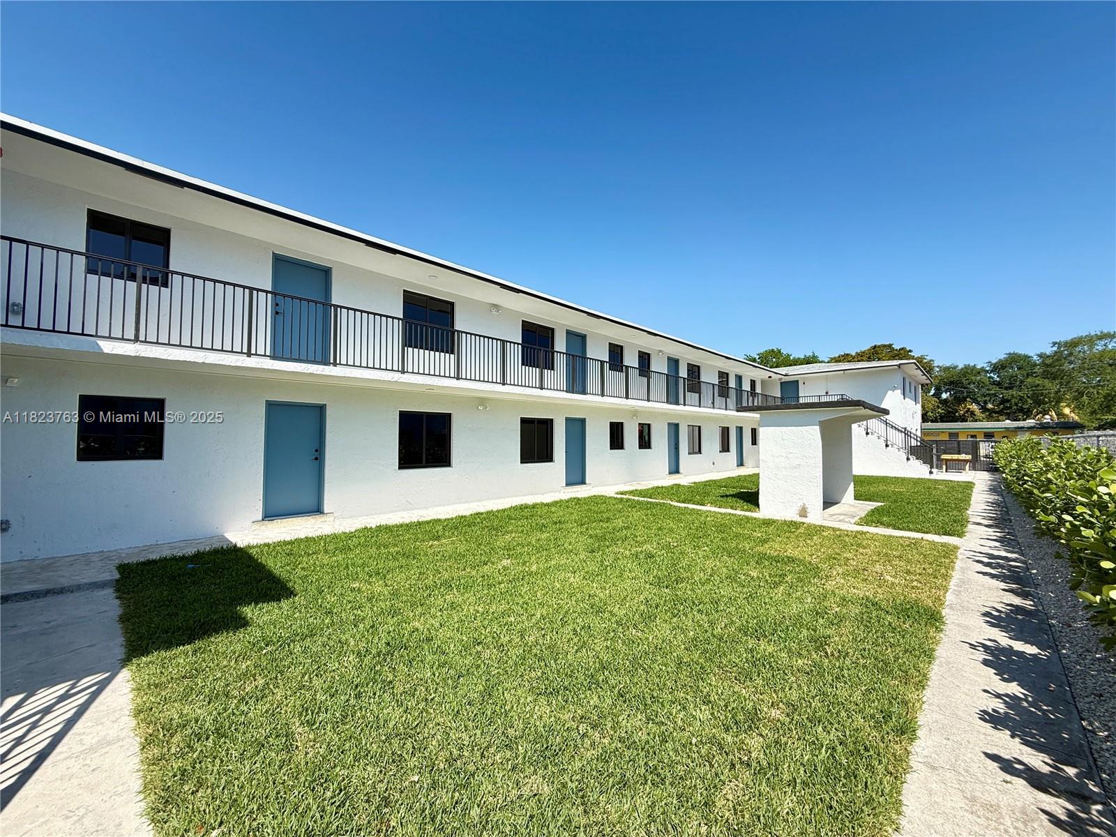 180 Ne 57th St 6, Miami, Broward County, Florida - 2 Bedrooms  
1 Bathrooms - 