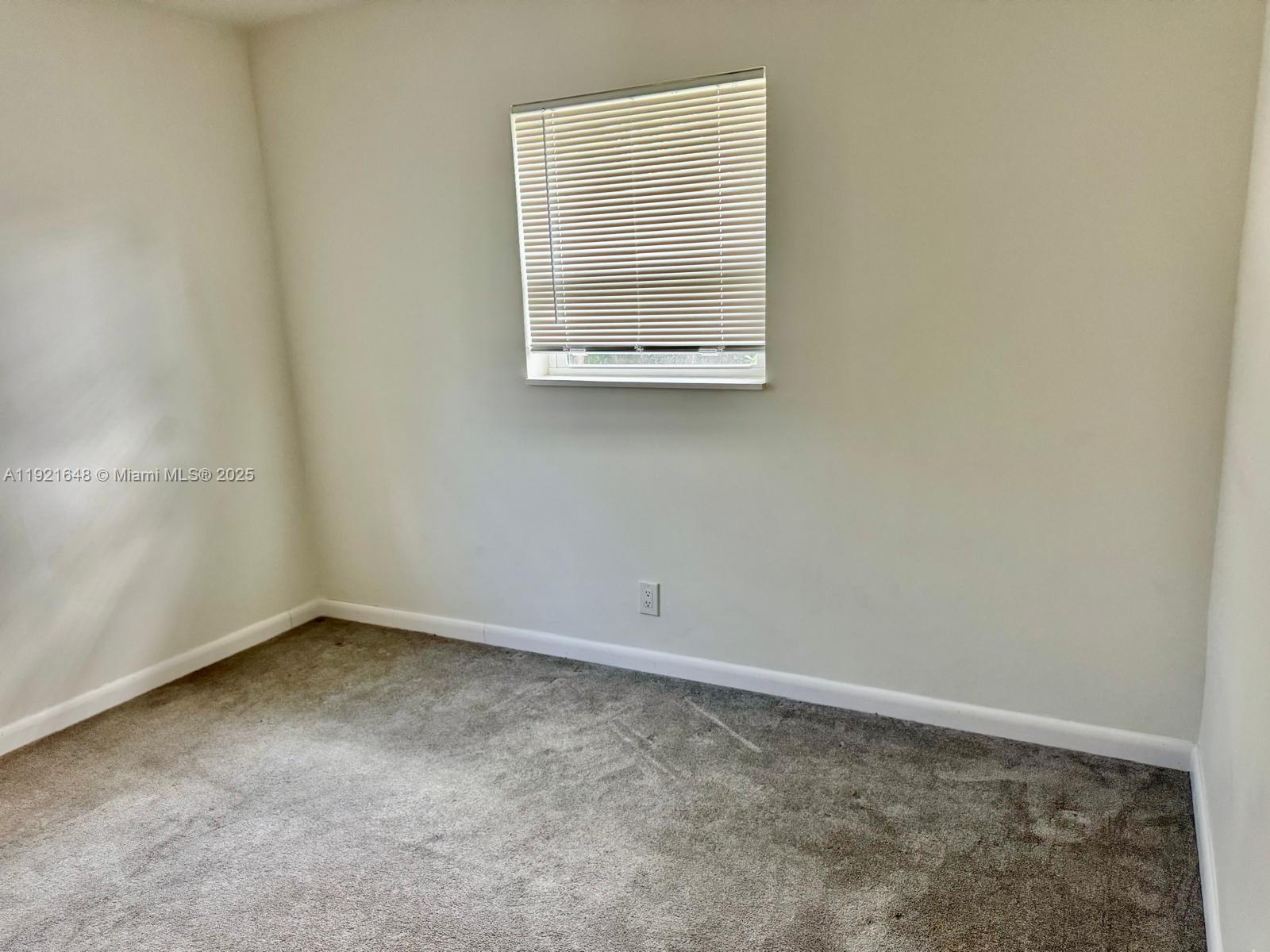 HOLLYWOOD PARK - Residential Lease