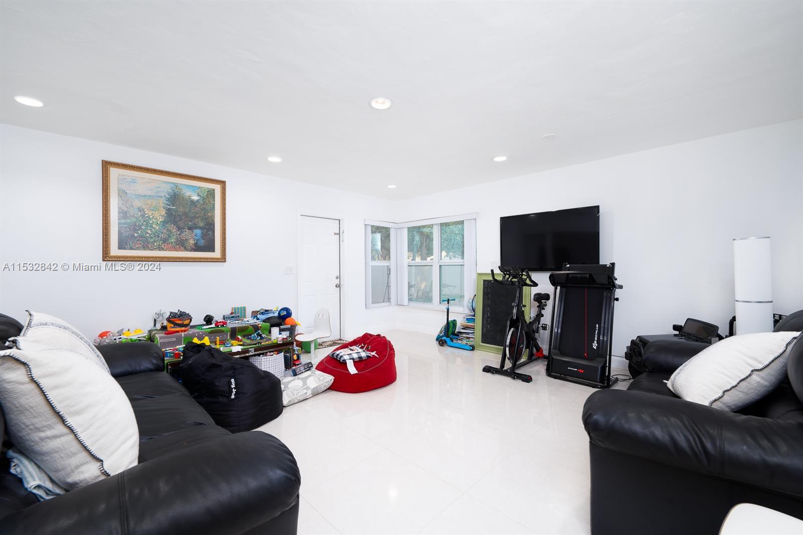 PICKWICK LAKE ESTATES SEC - Residential