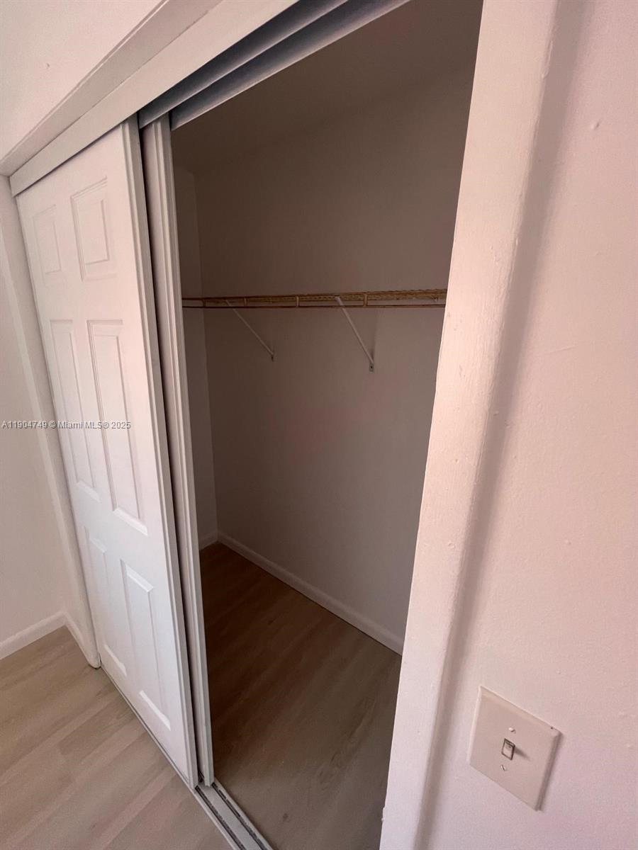 ROYAL OAKS TOWNHOUSE 2 CO - Residential Lease