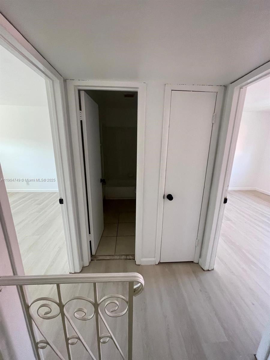 ROYAL OAKS TOWNHOUSE 2 CO - Residential Lease