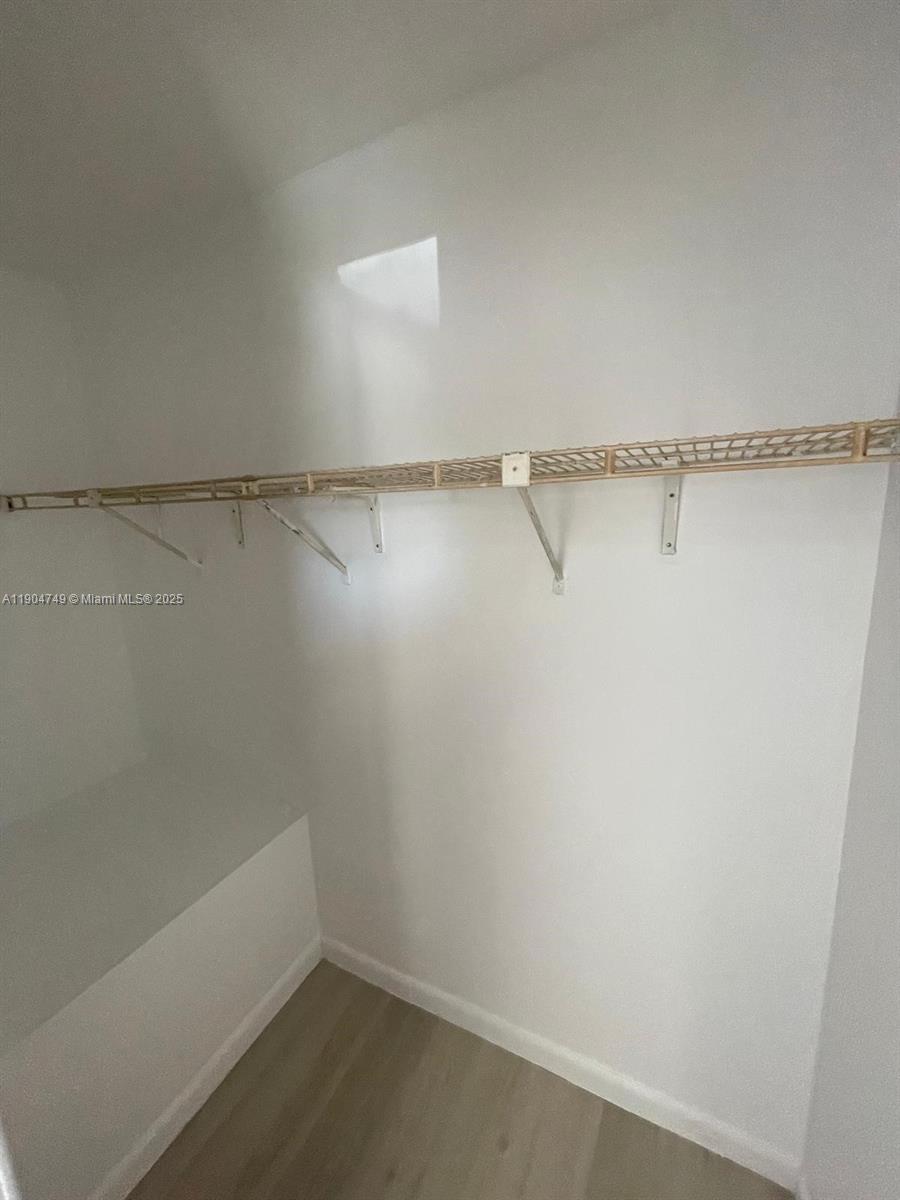 ROYAL OAKS TOWNHOUSE 2 CO - Residential Lease