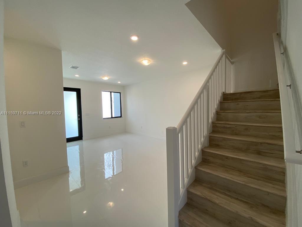 DEVCO VILLAS - Residential Lease