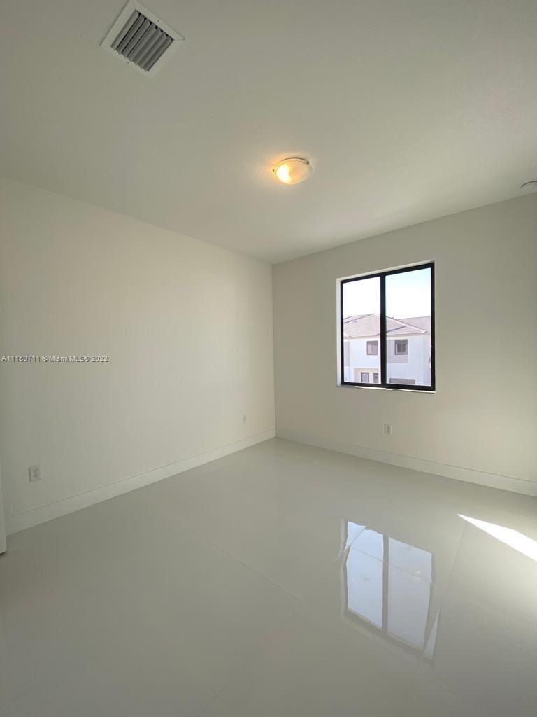 DEVCO VILLAS - Residential Lease