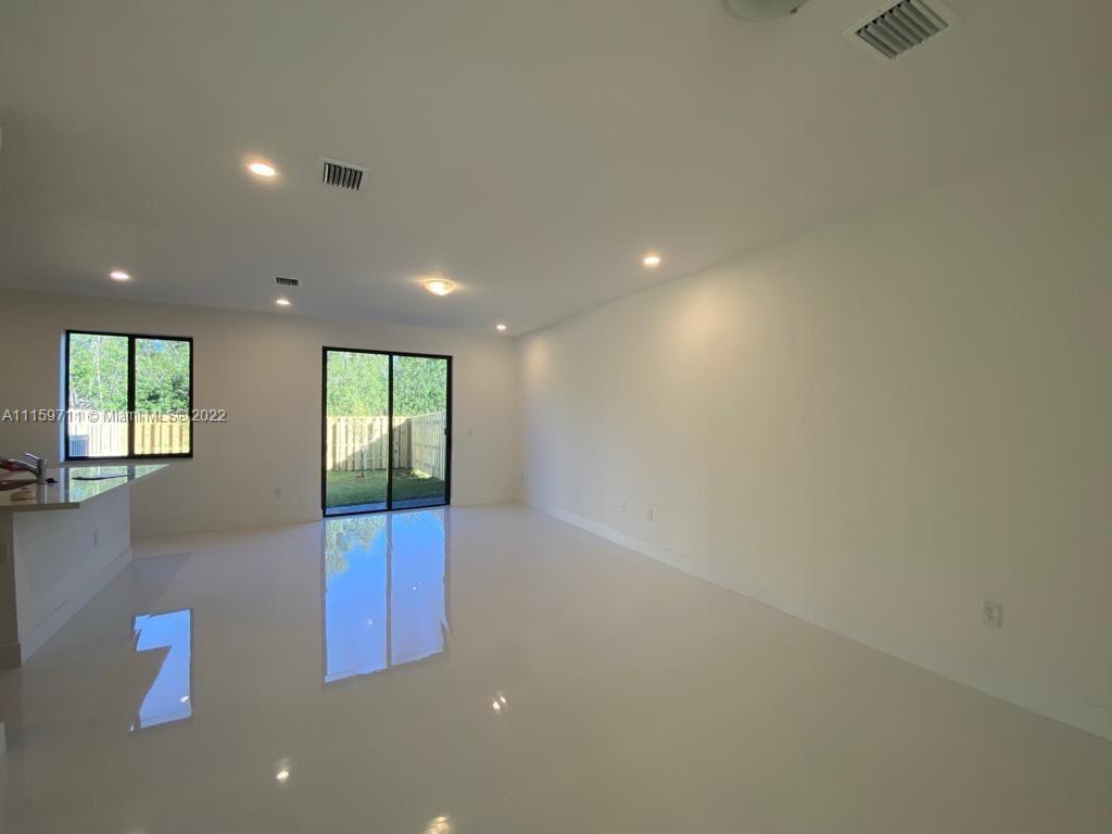 DEVCO VILLAS - Residential Lease