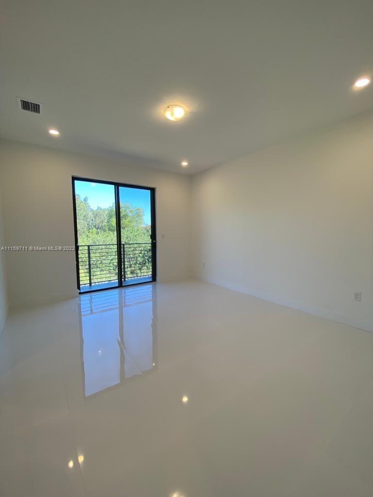 DEVCO VILLAS - Residential Lease