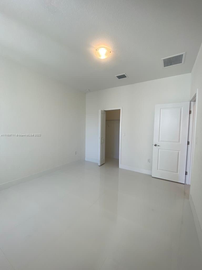 DEVCO VILLAS - Residential Lease