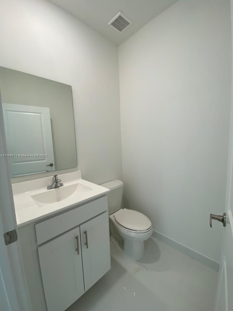 DEVCO VILLAS - Residential Lease
