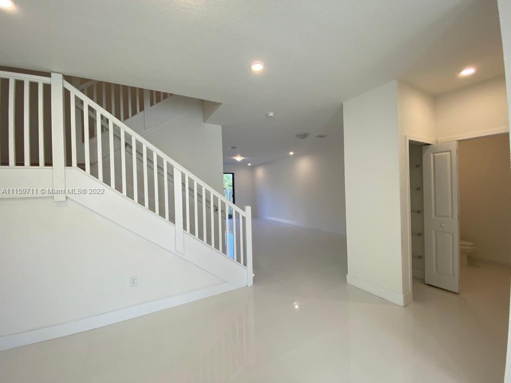 DEVCO VILLAS - Residential Lease