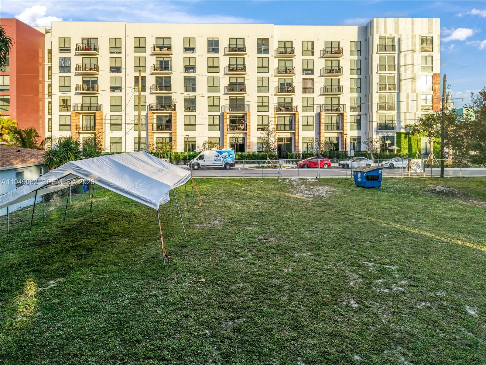 NORTH LAUDERDALE - Land