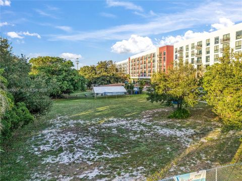 501 NW 7th Ter Fort Lauderdale FL 33311