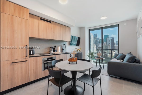 121 NE 5TH ST APT 1703, MIAMI, FL 33132 - Image eb2db82f7df5ab3277fe7dcc008e7016/3214614522