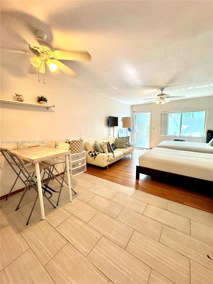 401 Collins Ave 10