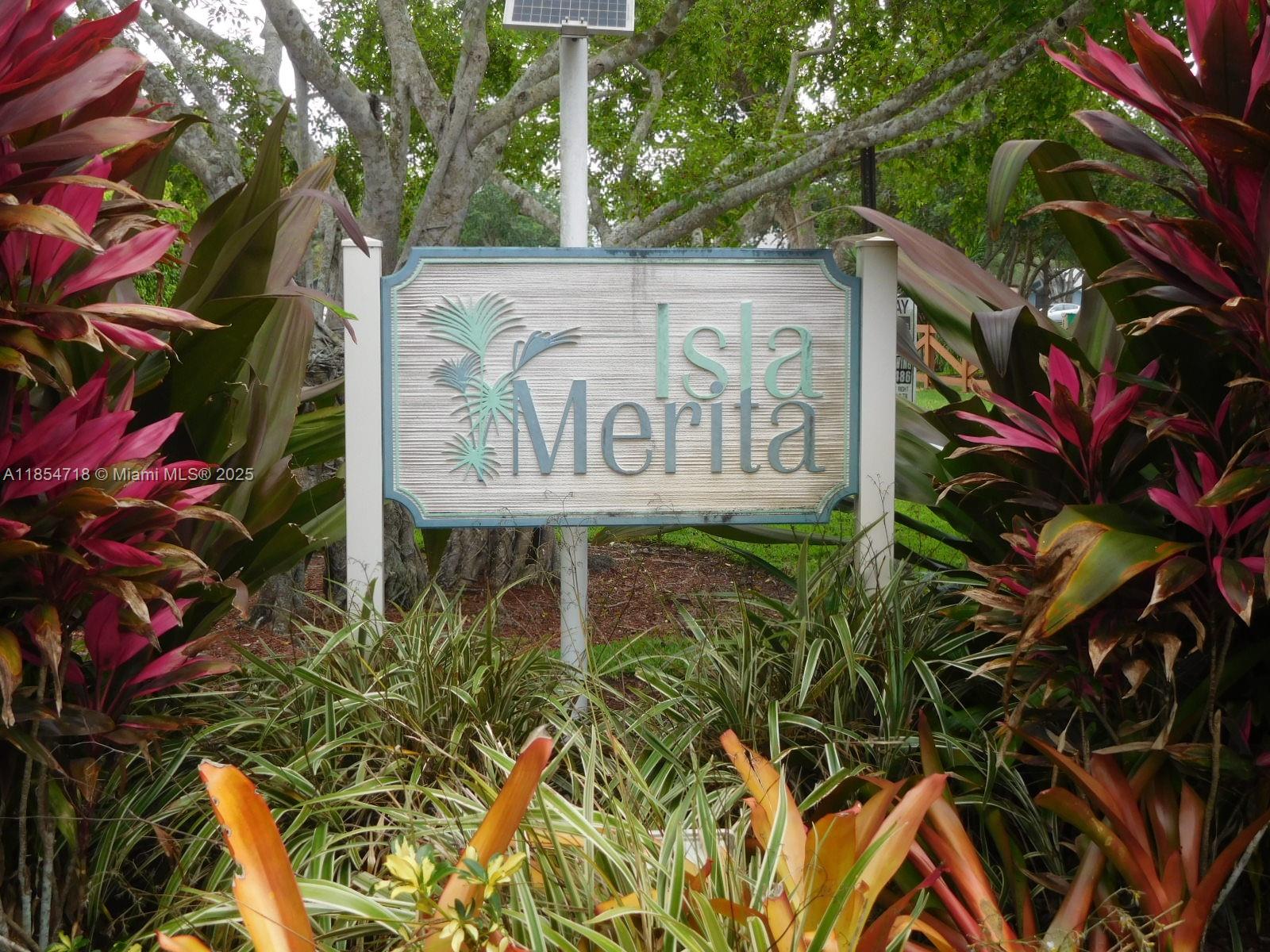 LOVELY, LIGHT & BRIGHT, SPACIOUS 3/2 CORNER, ONE STORY HOME , CERAMIC TILES THRUGH OUT, BIG EAT-IN KITCHEN. LARGE MASTER BEDROOM WITH A HUGE WALK-IN CLOSET. STORAGE ROOM WITH A FULL SIZE WASHER & DRYER. CARPORT CAN HOLD 2 CARS.
CONVENIENTLY LOCATED TO TOP RATED SCHOOLS, NOVA SOUTHEASTERN UNIVERSITY, HCA HOSPITAL, SHOPPING AND MAJOR ROADS.