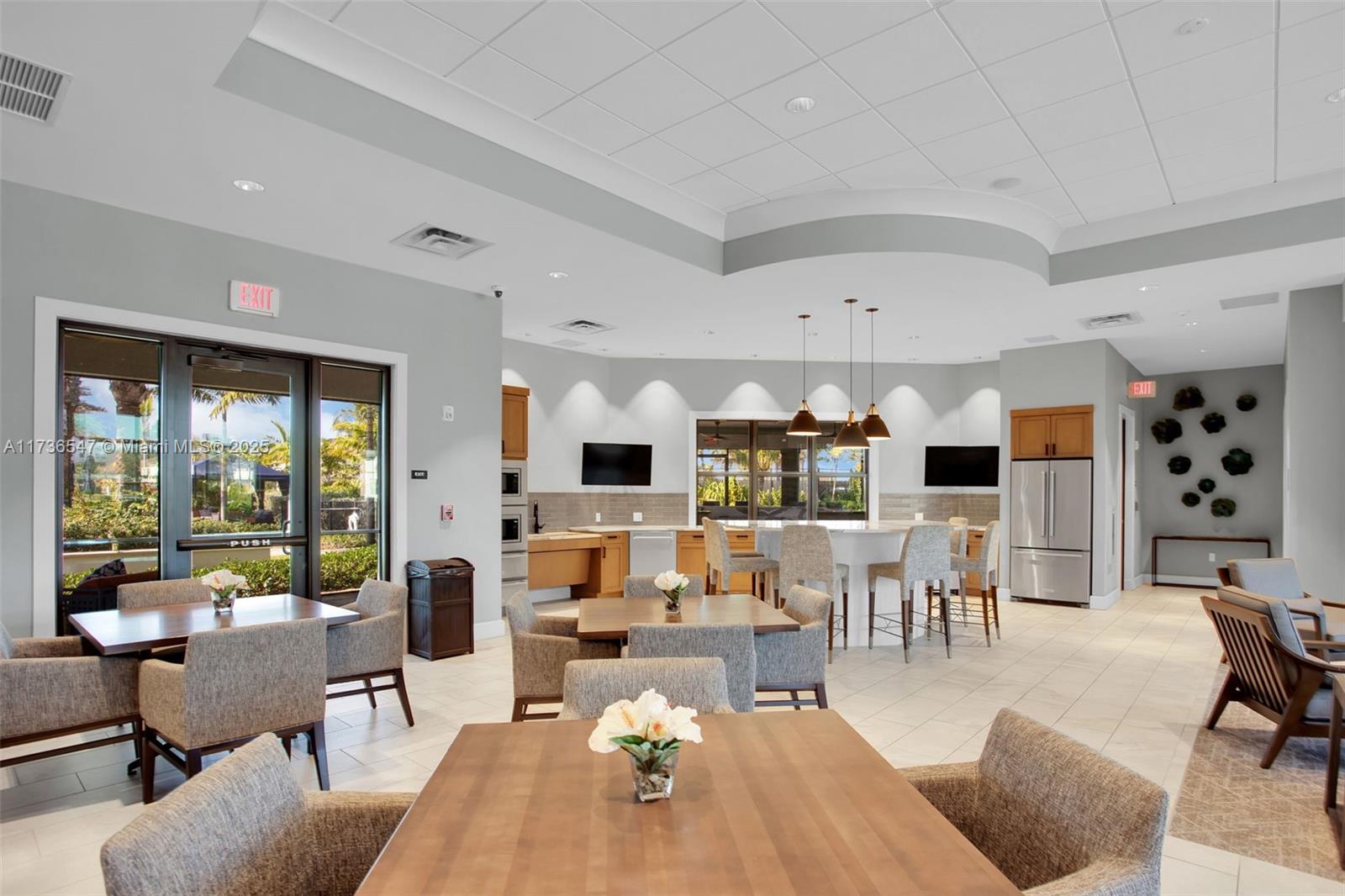 OAK TREE PROPERTY REDEVEL - Residential Lease