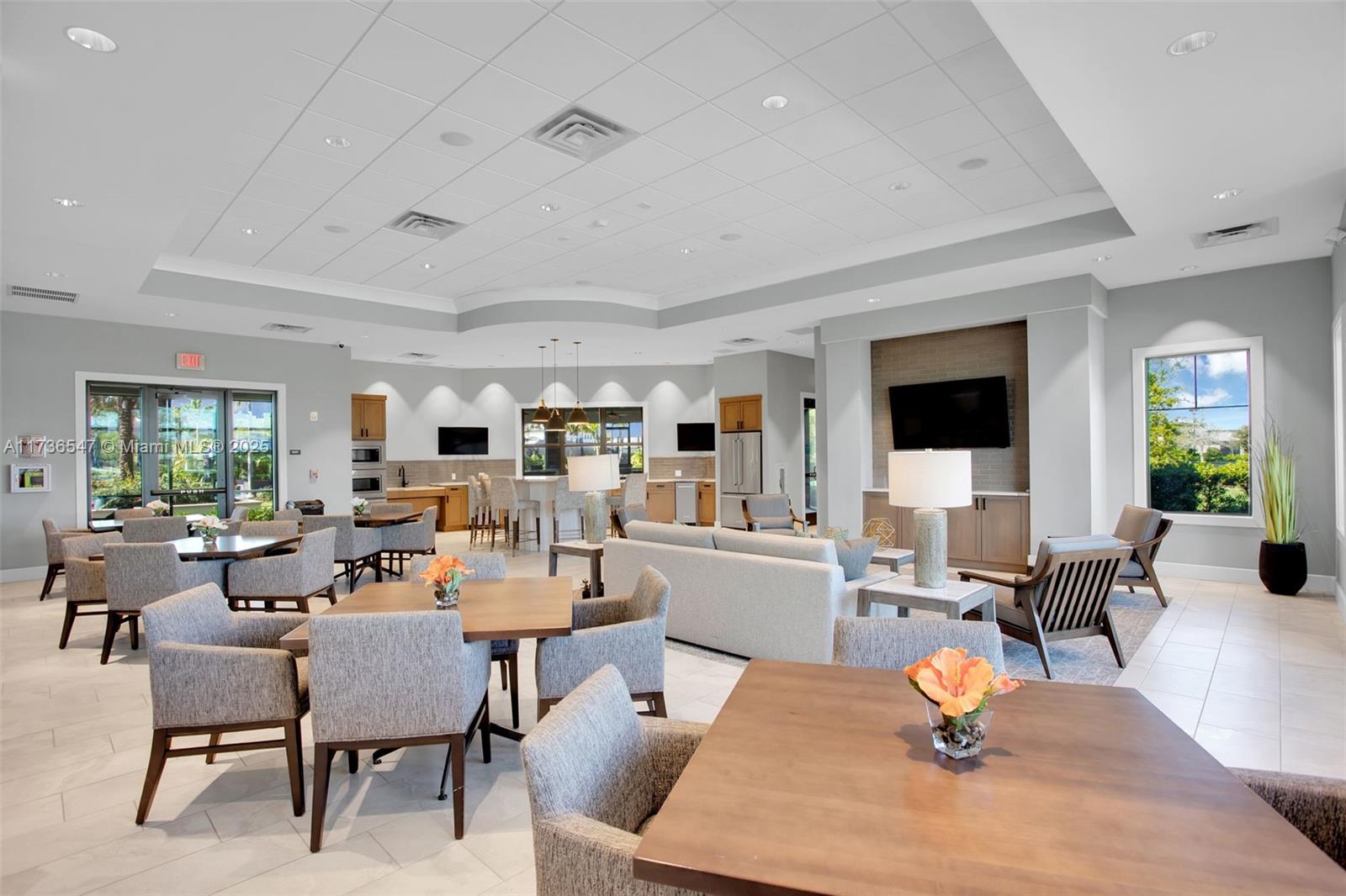 OAK TREE PROPERTY REDEVEL - Residential Lease