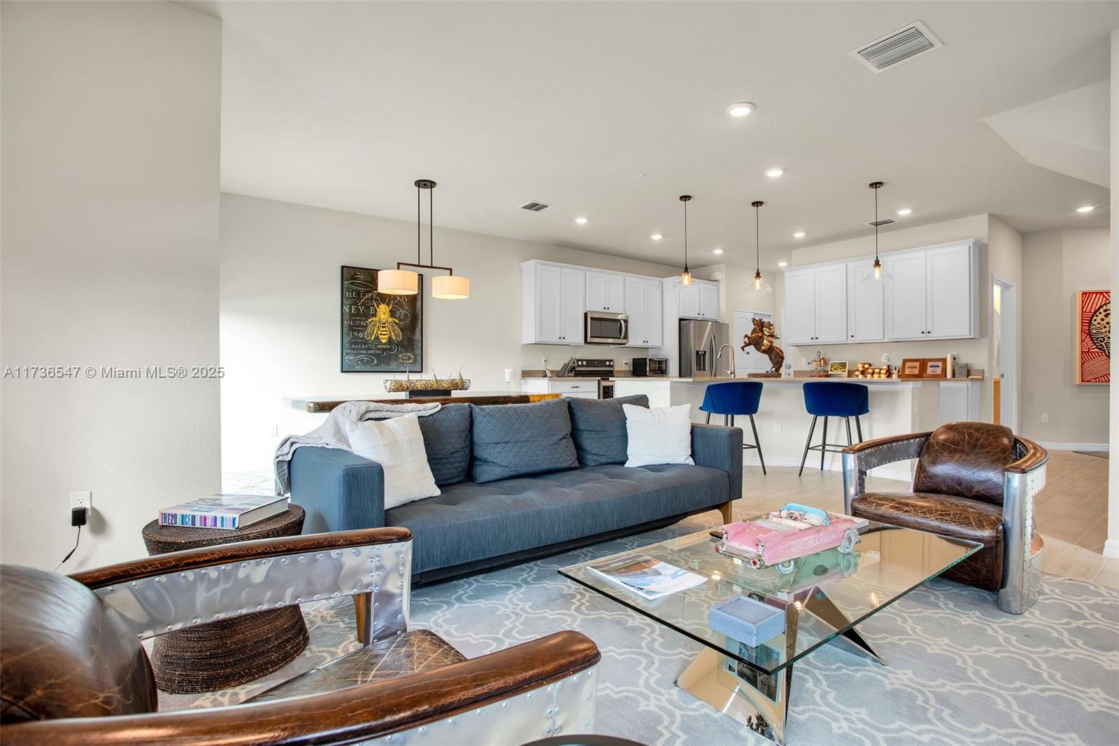 OAK TREE PROPERTY REDEVEL - Residential Lease