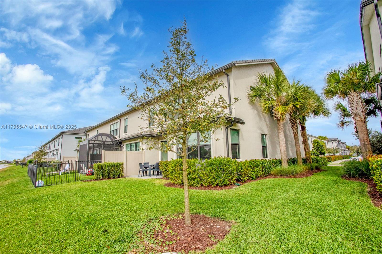 OAK TREE PROPERTY REDEVEL - Residential Lease