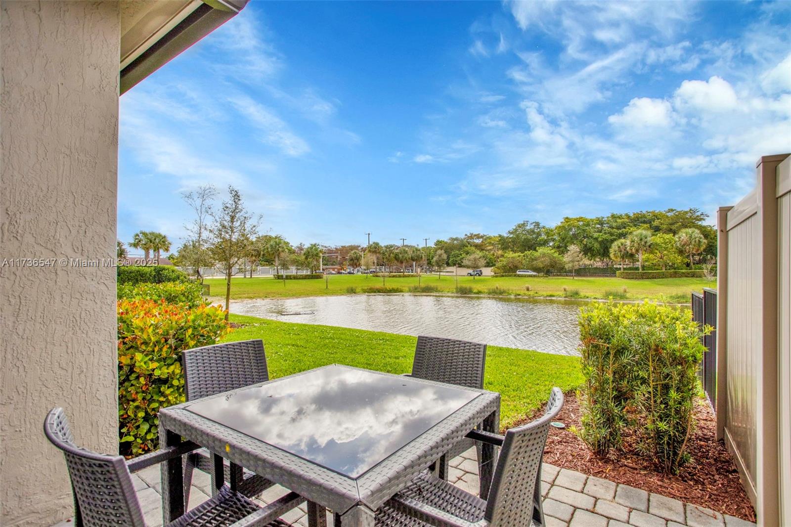 OAK TREE PROPERTY REDEVEL - Residential Lease