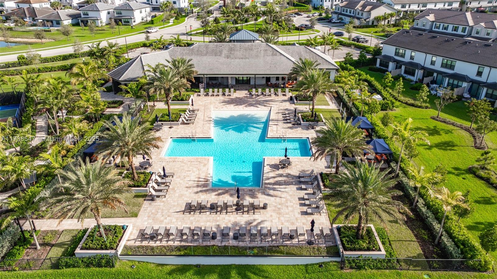 OAK TREE PROPERTY REDEVEL - Residential Lease