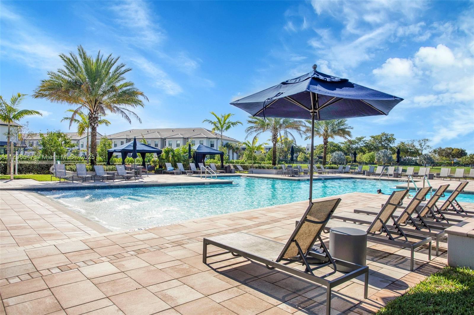 OAK TREE PROPERTY REDEVEL - Residential Lease