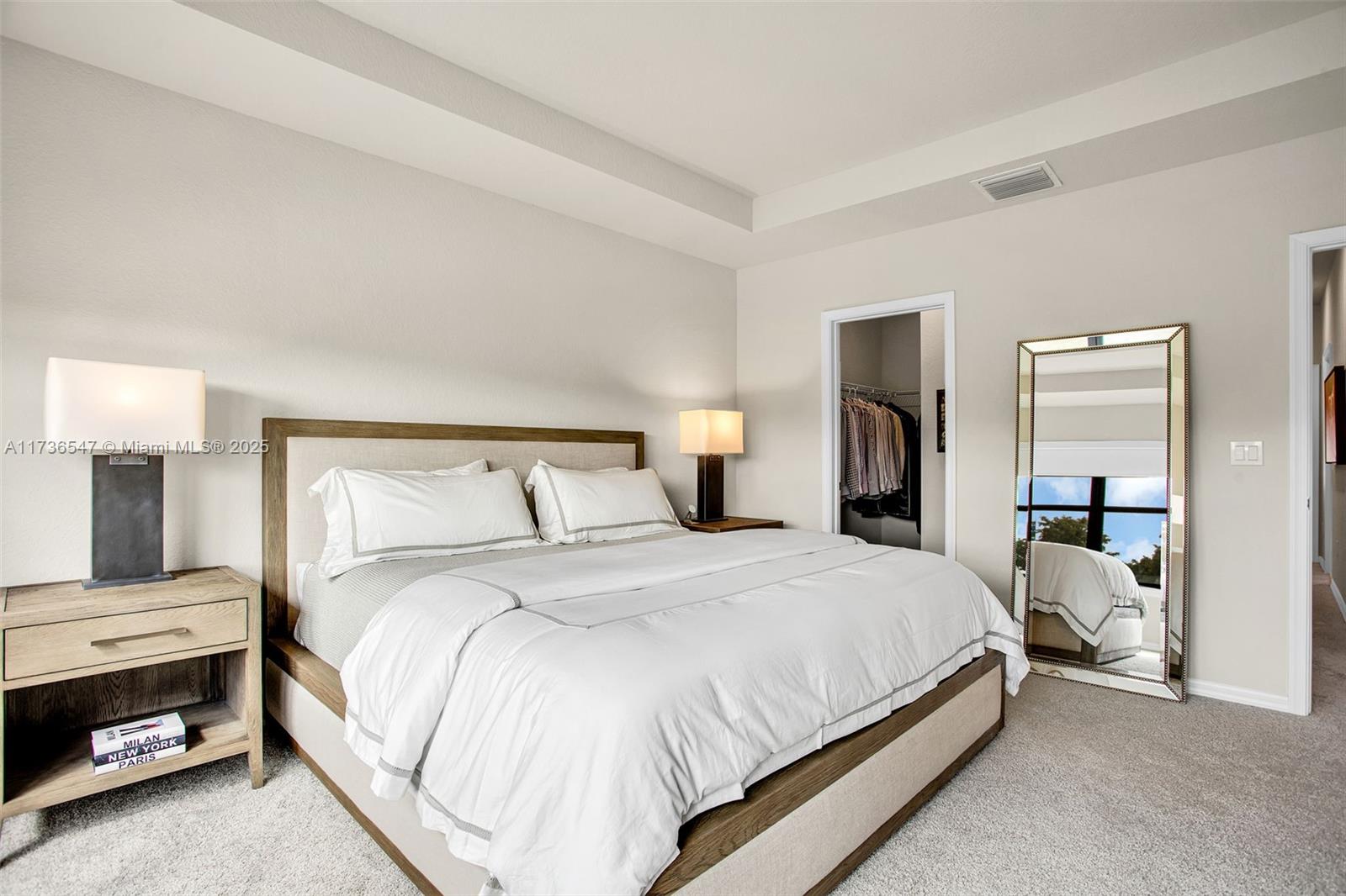 OAK TREE PROPERTY REDEVEL - Residential Lease