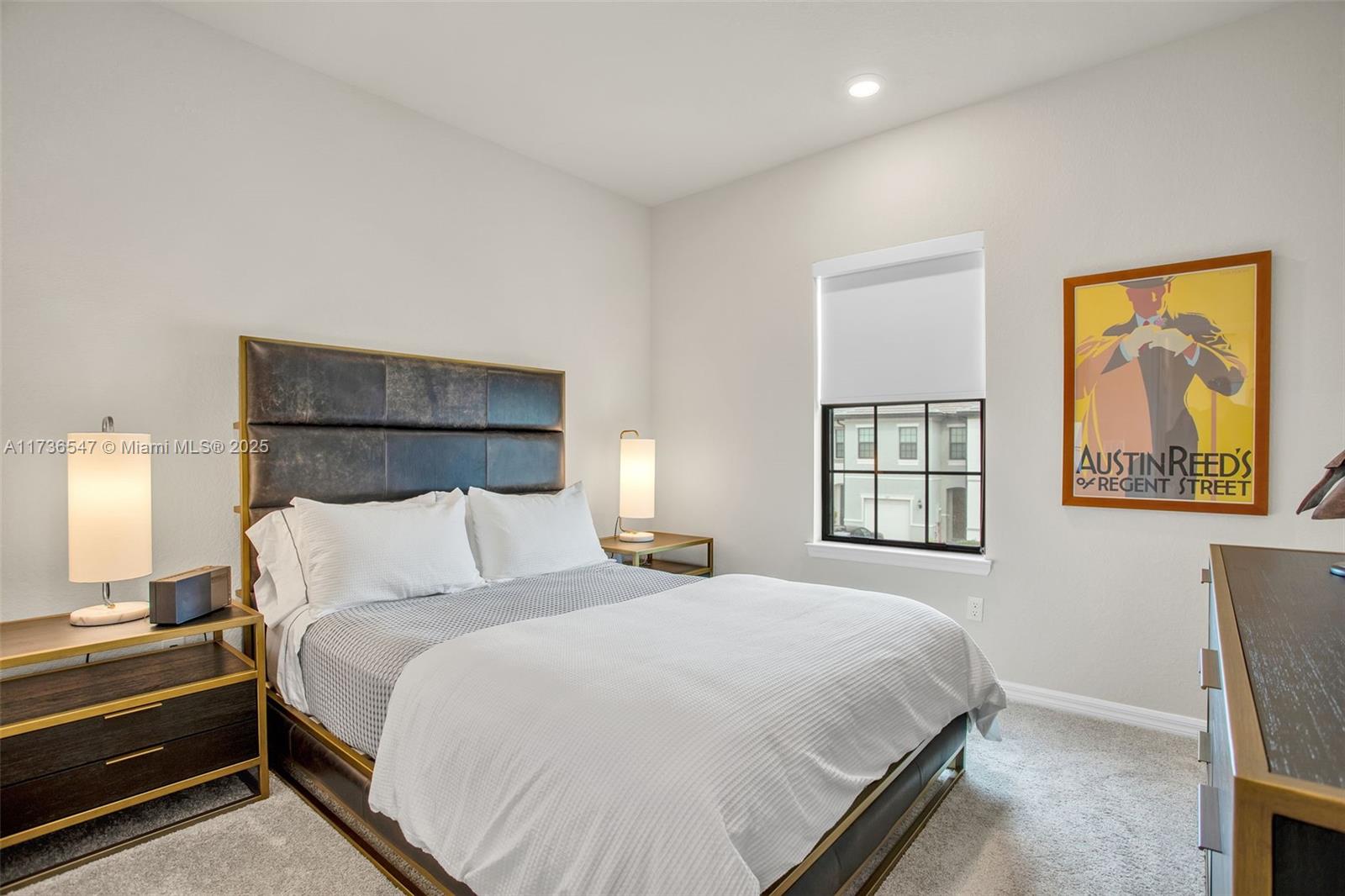 OAK TREE PROPERTY REDEVEL - Residential Lease
