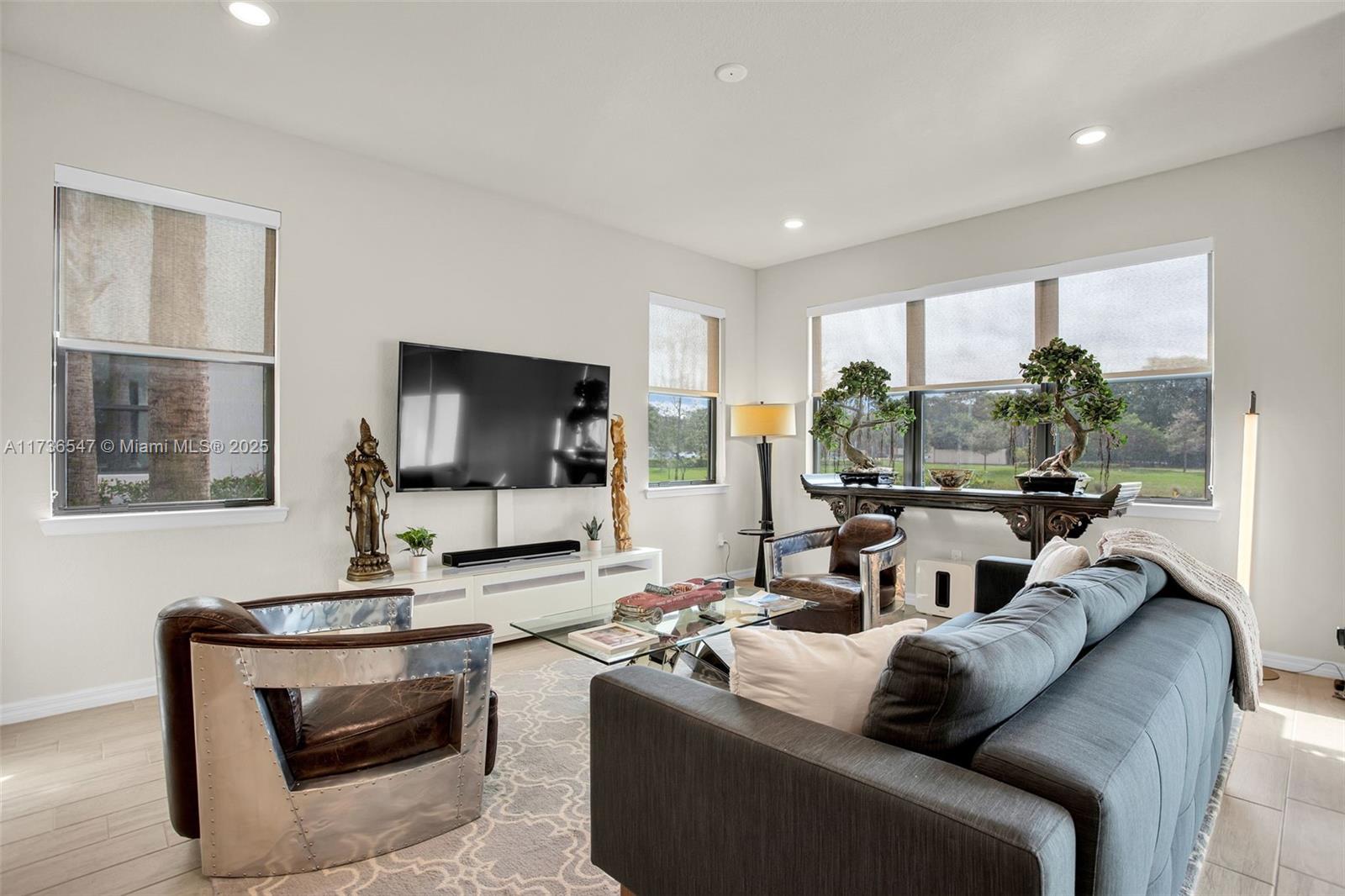 OAK TREE PROPERTY REDEVEL - Residential Lease