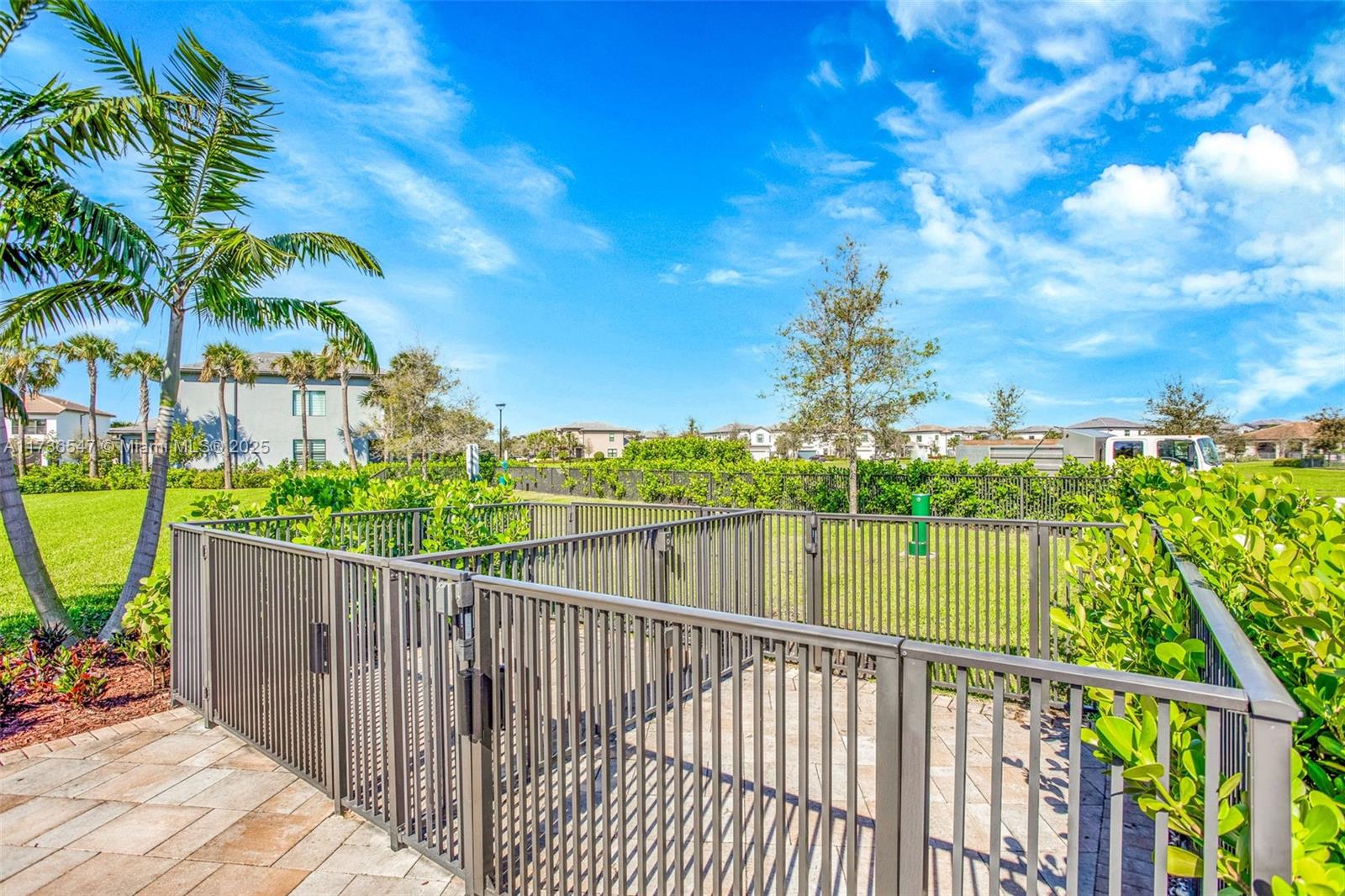 OAK TREE PROPERTY REDEVEL - Residential Lease