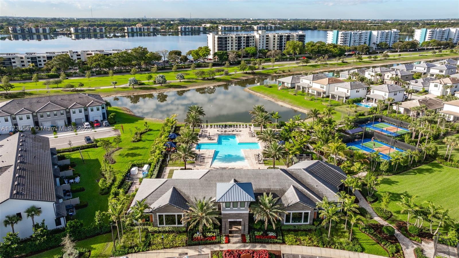 OAK TREE PROPERTY REDEVEL - Residential Lease