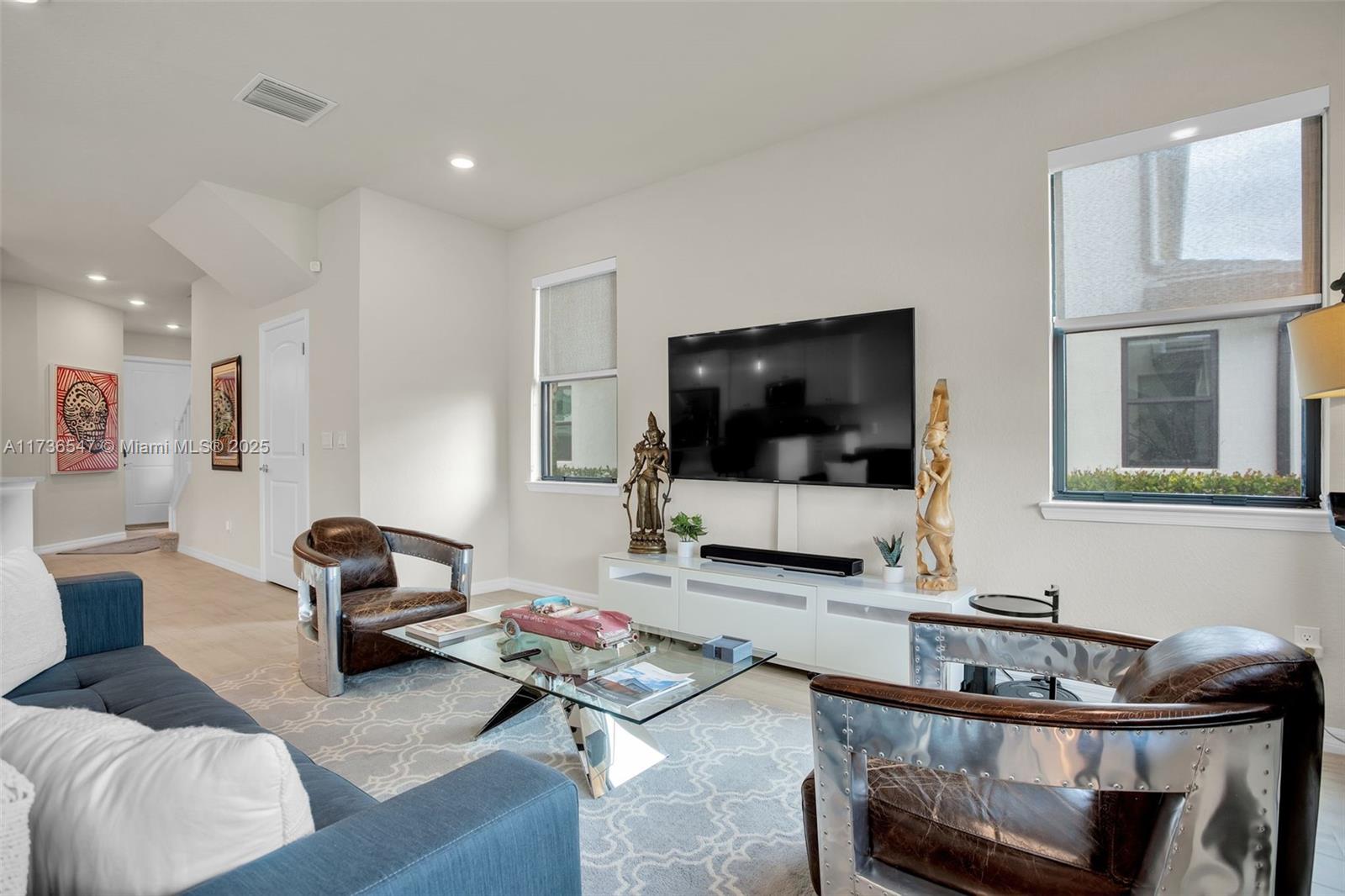 OAK TREE PROPERTY REDEVEL - Residential Lease
