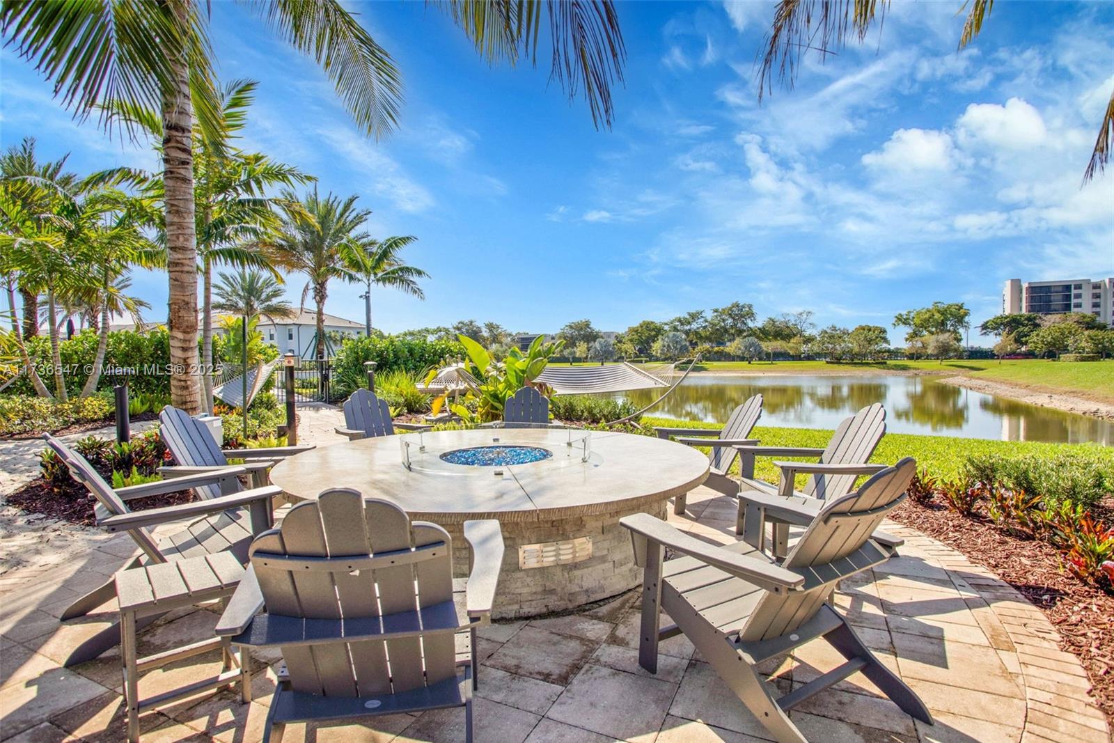OAK TREE PROPERTY REDEVEL - Residential Lease