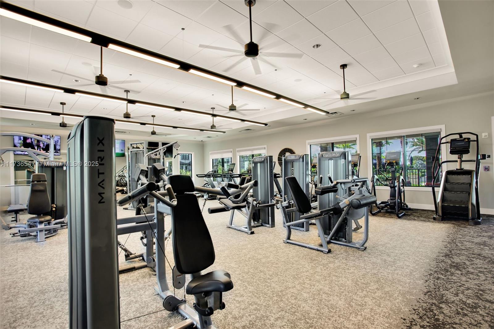OAK TREE PROPERTY REDEVEL - Residential Lease