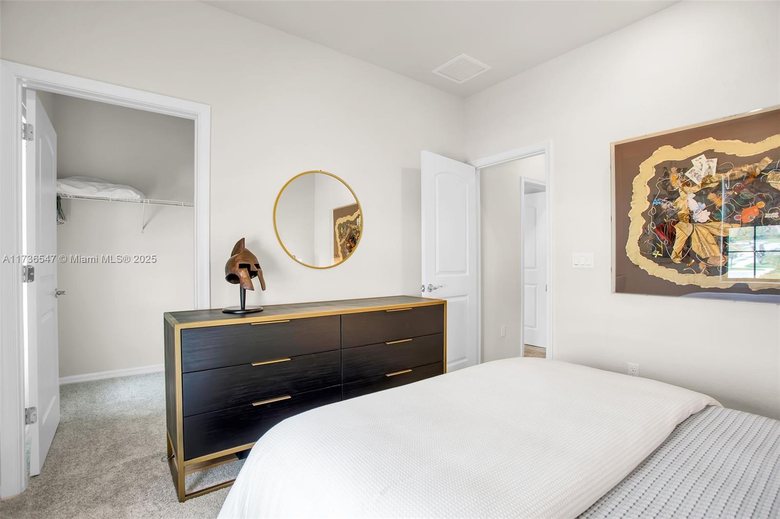 OAK TREE PROPERTY REDEVEL - Residential Lease