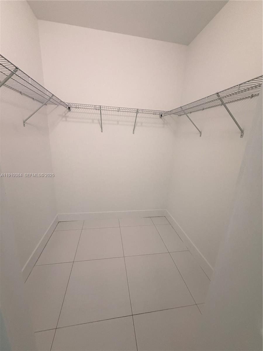 KINGS COURT - Residential