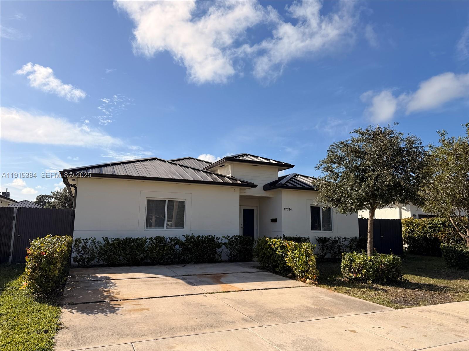 KINGS COURT - Residential