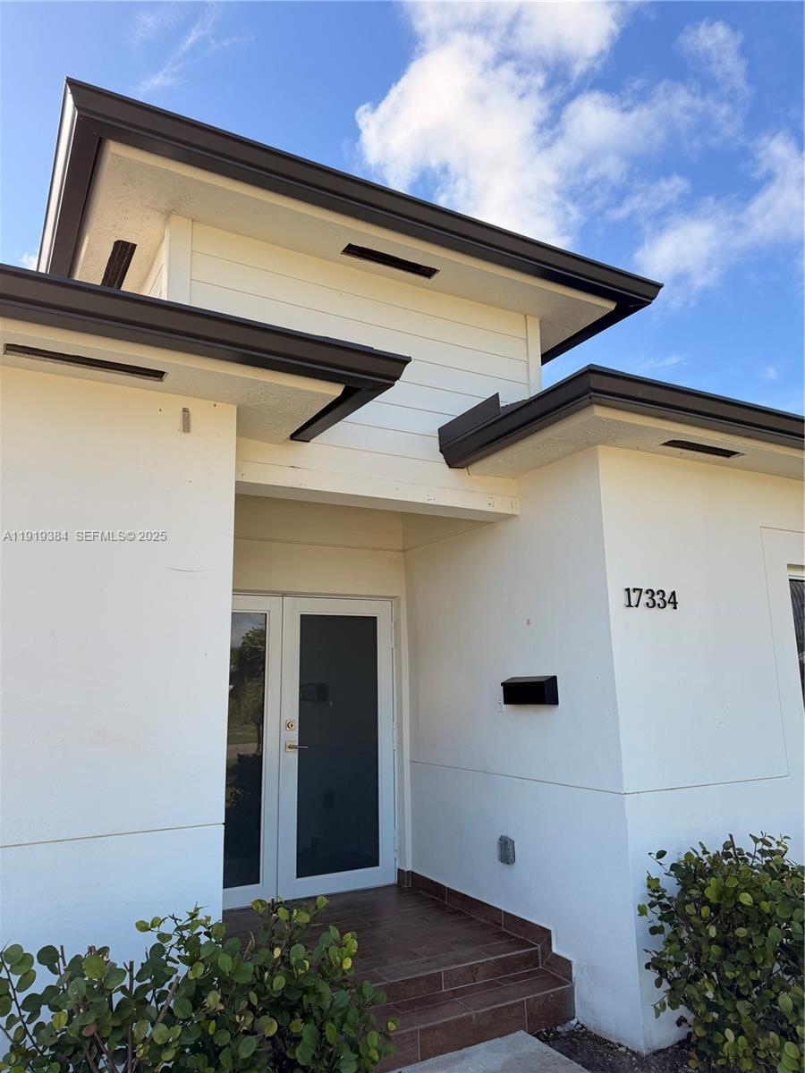 KINGS COURT - Residential