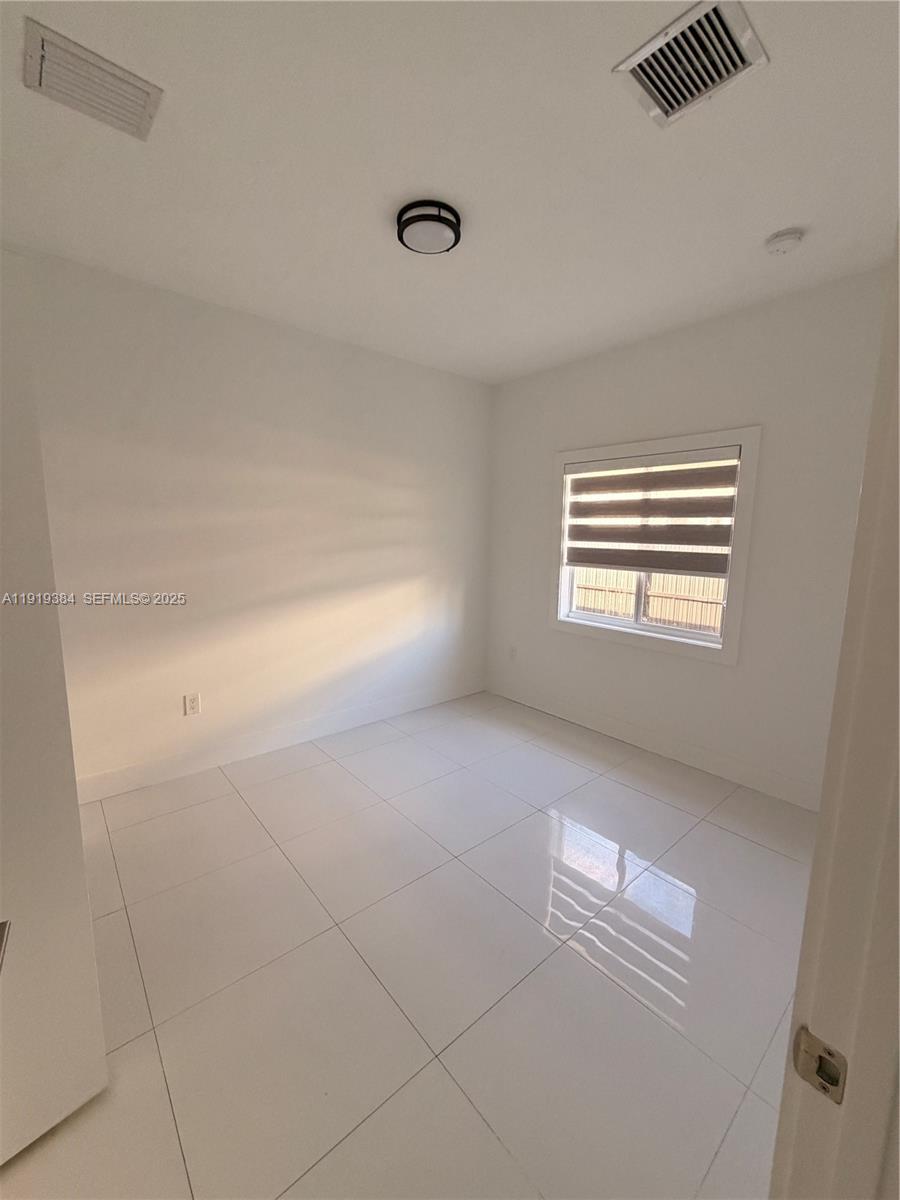 KINGS COURT - Residential