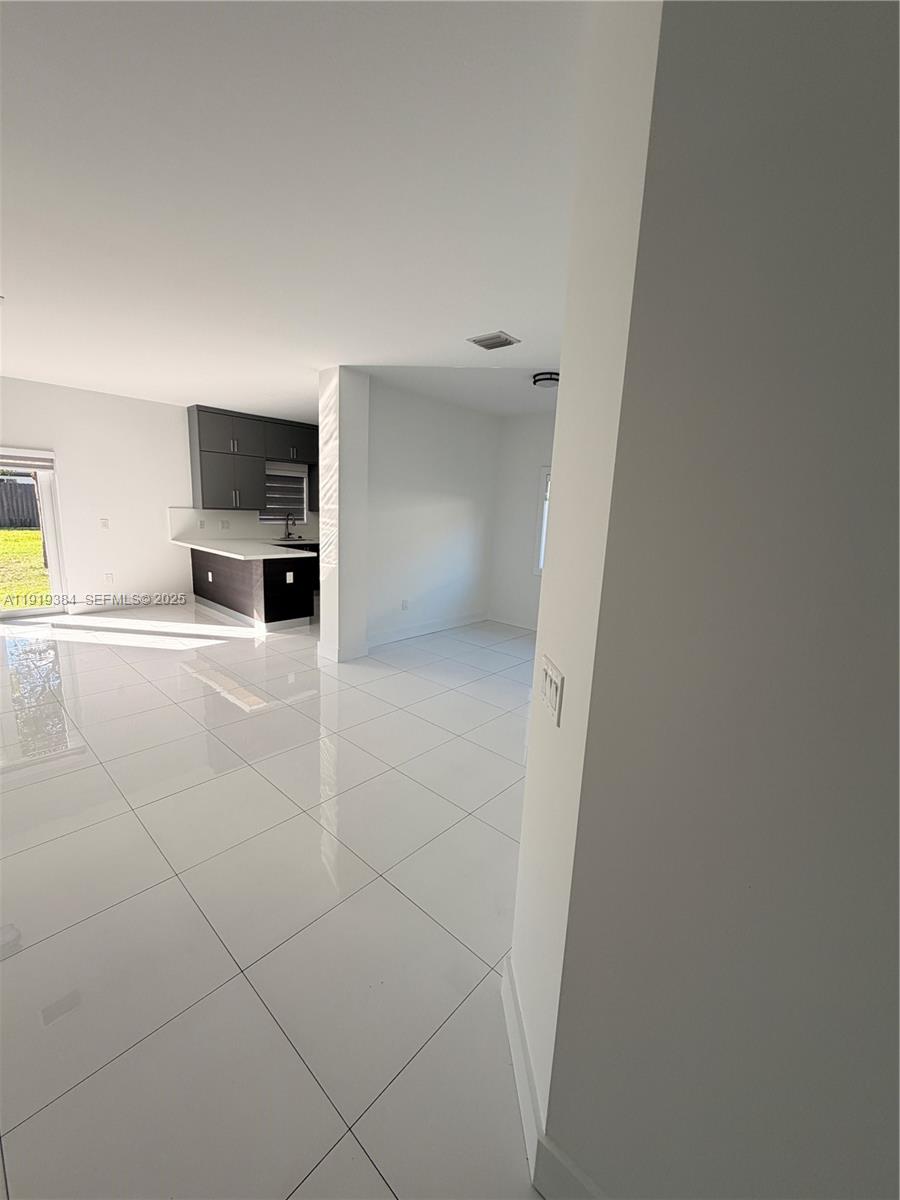 KINGS COURT - Residential