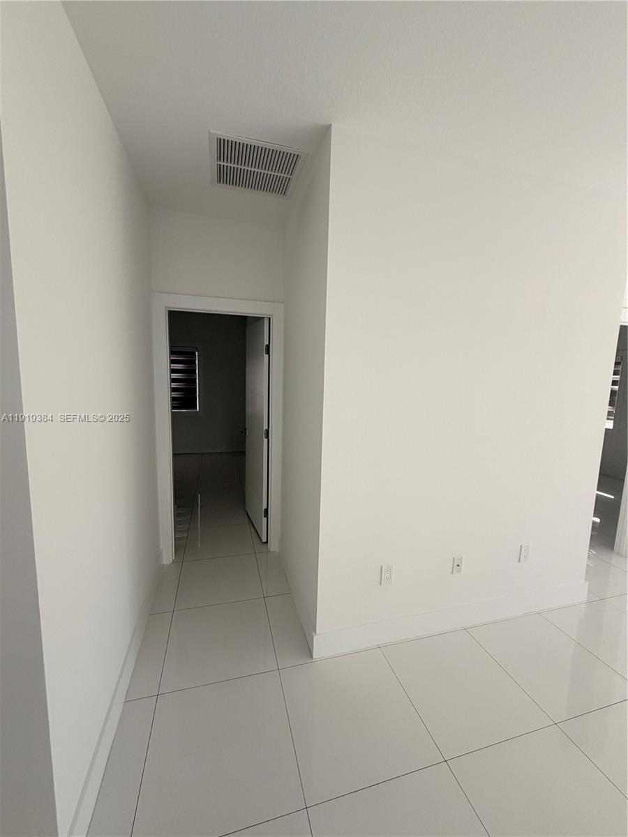 KINGS COURT - Residential