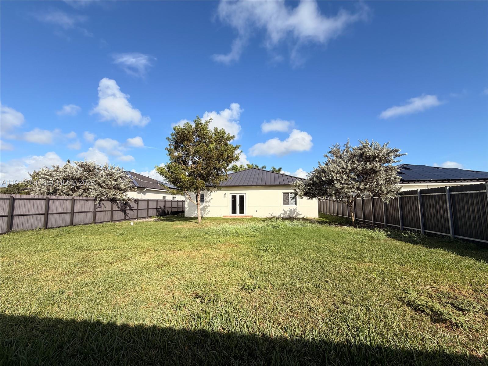 KINGS COURT - Residential