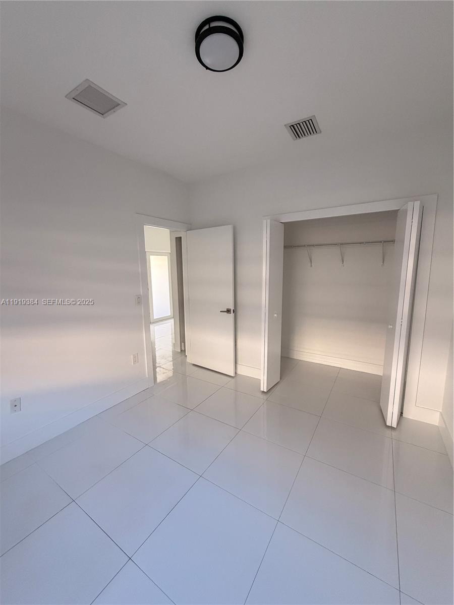 KINGS COURT - Residential